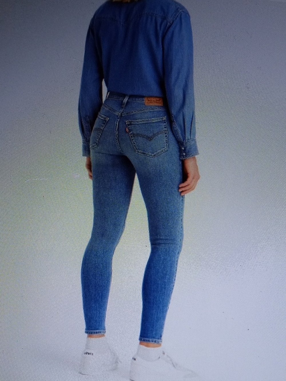 Levi's 710 Women's Skinny Jeans in Mid Blue Stretch Denim